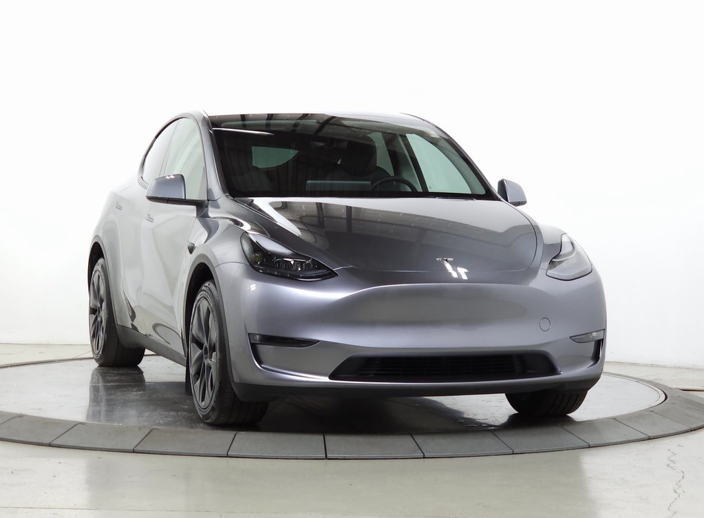 2025 Tesla Model Y Long Range's photo