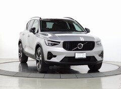 2025 Volvo XC40 B5 Plus Dark Theme SUV for Sale in Schaumburg, IL at Patrick Volvo Cars