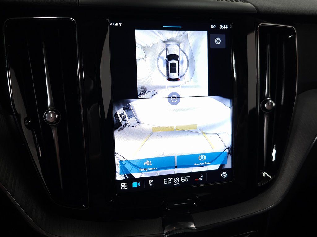 2025 Volvo XC60 Plus - Photo 23