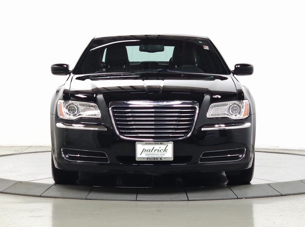 2014 Chrysler 300 Base 2