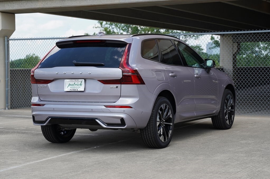 2026 Volvo XC60 B5 Plus photo 4