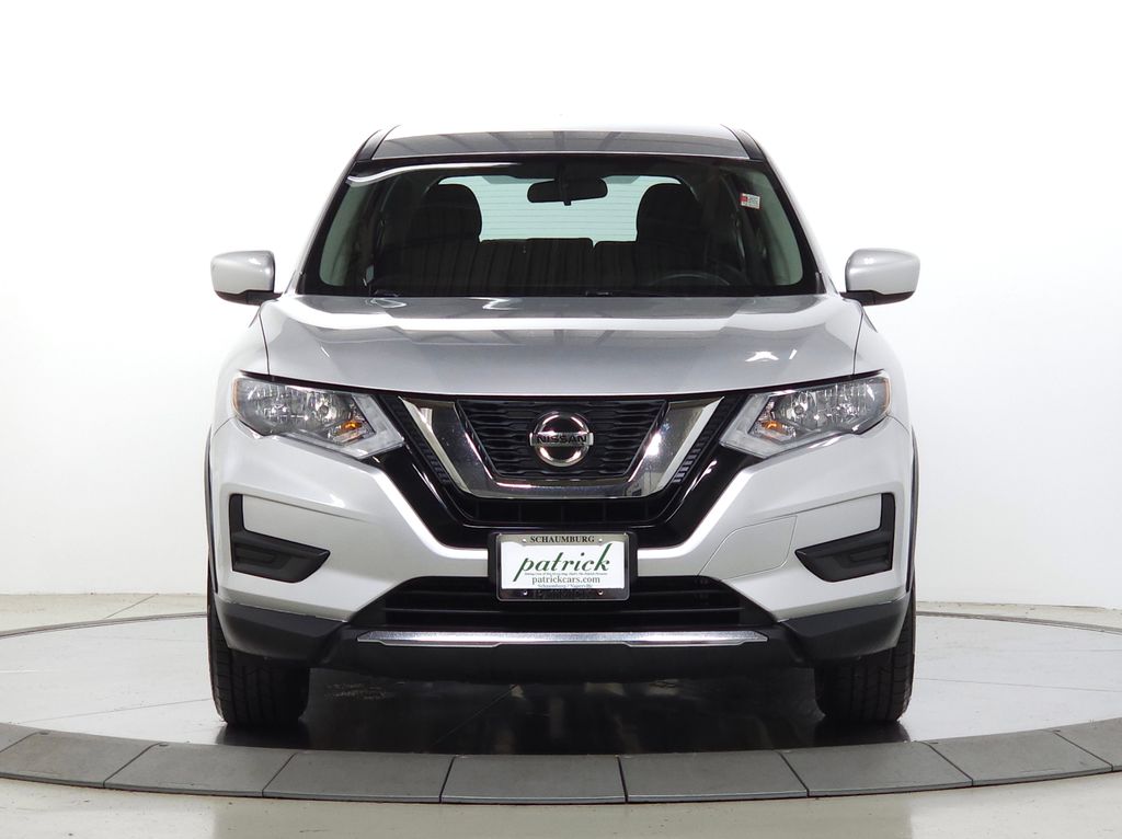 Used 2018 Nissan Rogue S with VIN 5N1AT2MV8JC731395 for sale in Schaumburg, IL