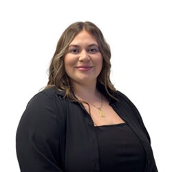 Staff member Alexandra Tusa from ID_c14e195c9709