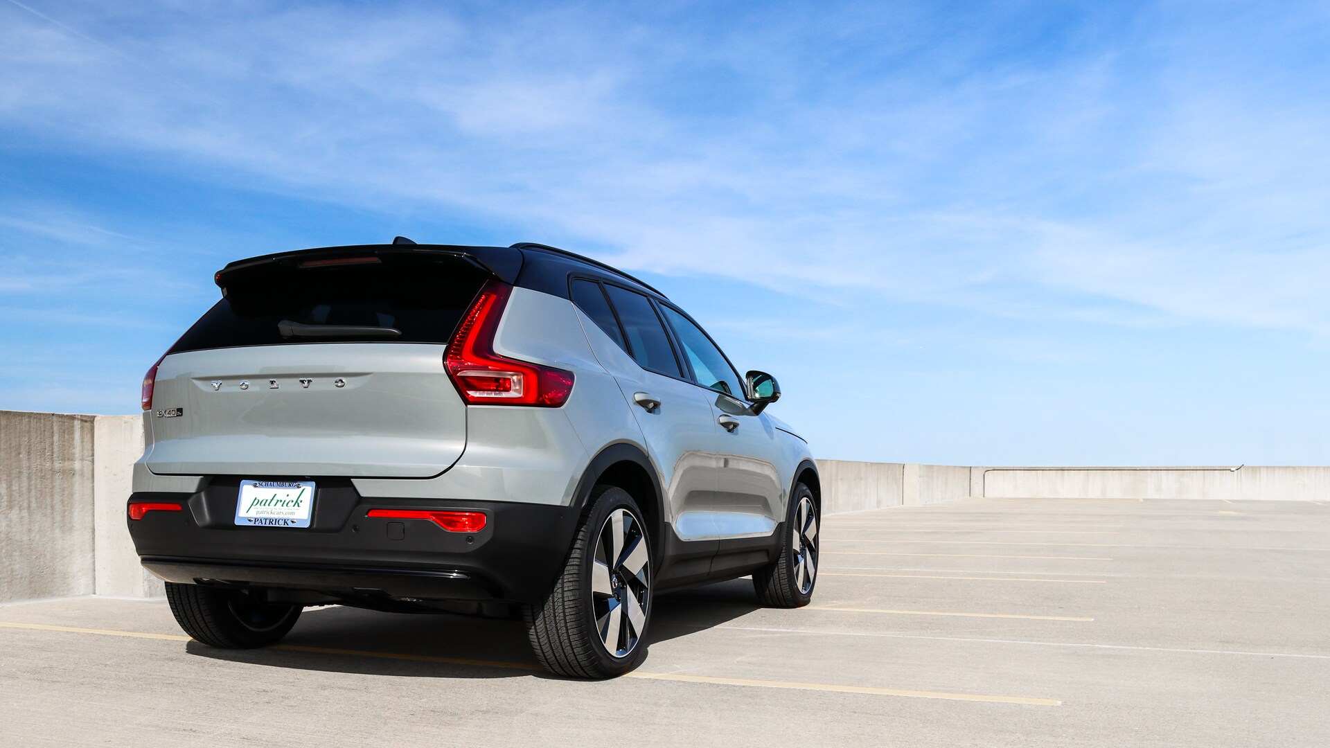 2025 Volvo EX40 safety features display, highlighting advanced driver assistance systems and cutting-edge safety technology.