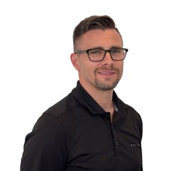 Staff member Bart Wec from ID_2a828b30846f