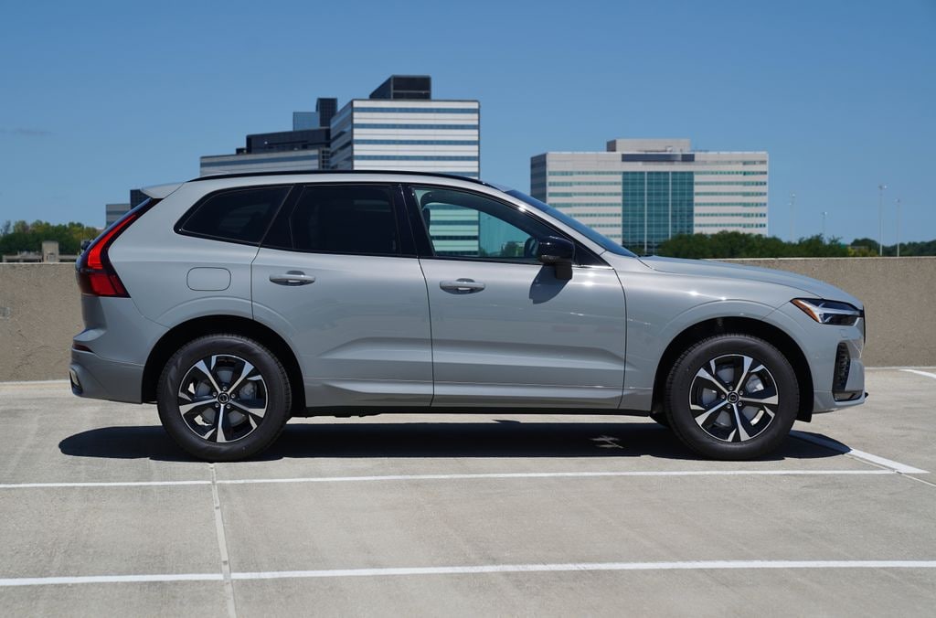 New 2026 Volvo XC60 B5 Core SUV