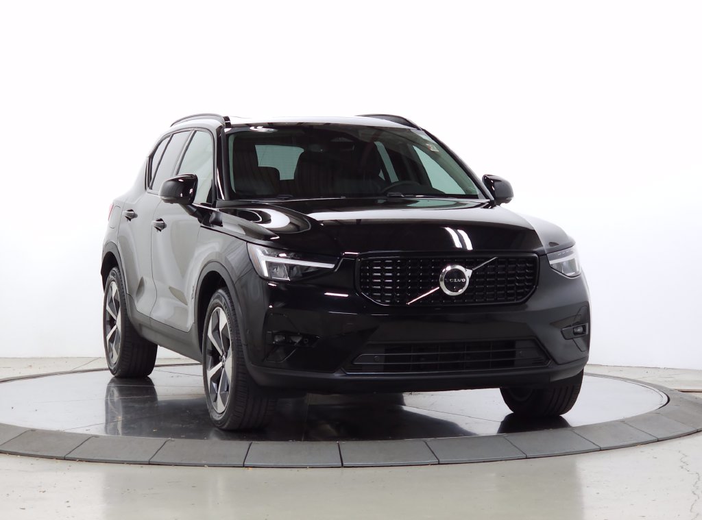 Certified 2023 Volvo XC40 B5 AWD Plus Dark SUV