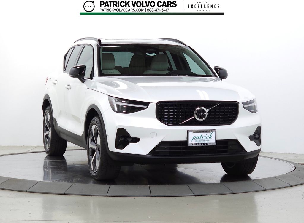 New 2026 Volvo XC40 B5 Plus SUV