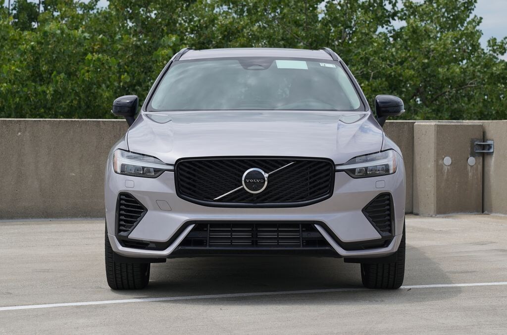 New 2026 Volvo XC60 plug-in hybrid T8 Plus SUV
