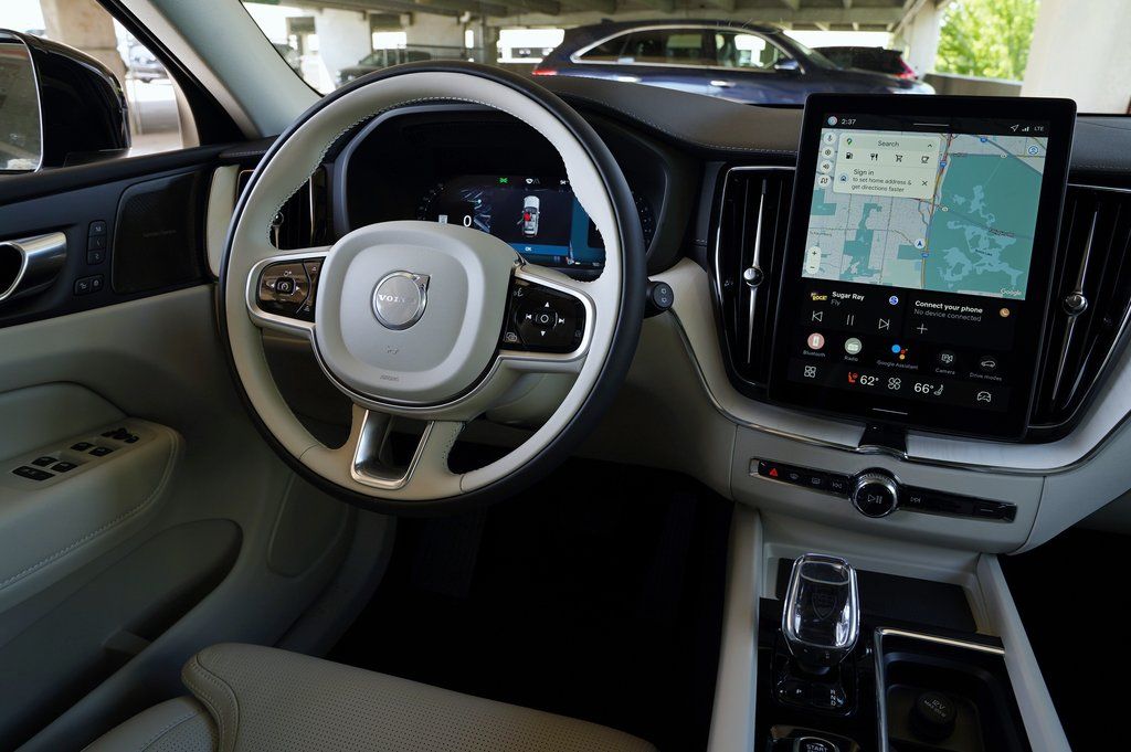2026 Volvo XC60 Ultra - Photo 13