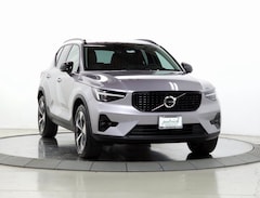 2026 Volvo XC40 B5 Plus AWD SUV for Sale in Schaumburg, IL at Patrick Volvo Cars