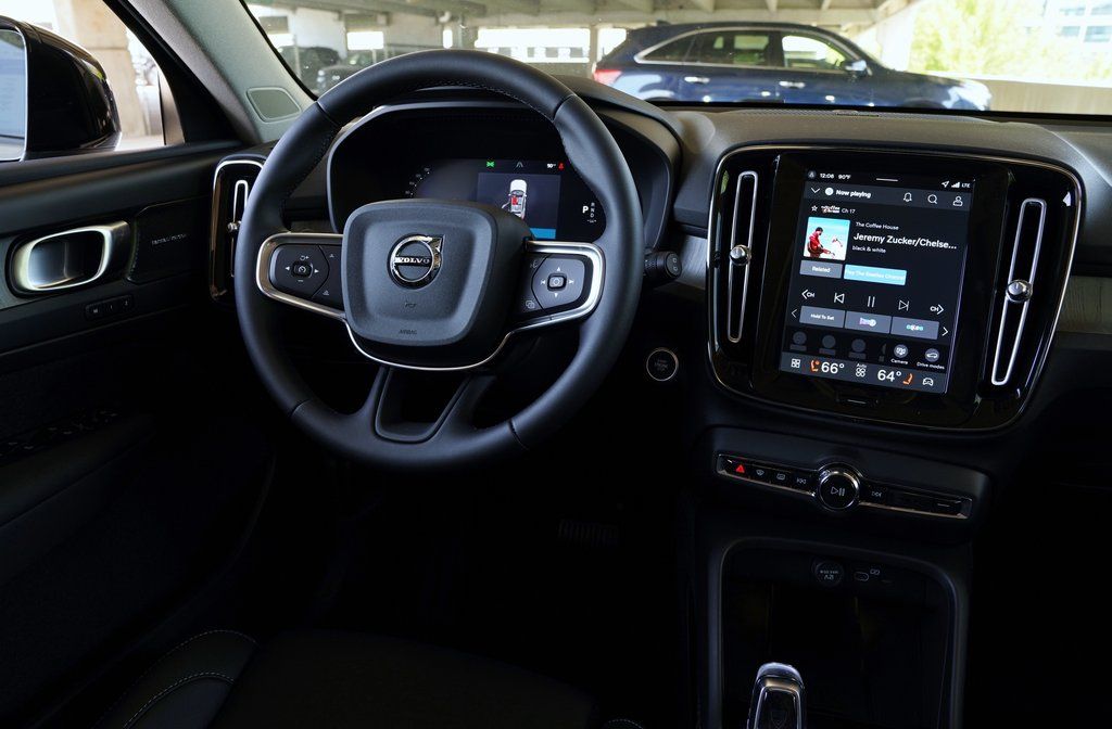 2026 Volvo XC40 Ultra - Photo 13