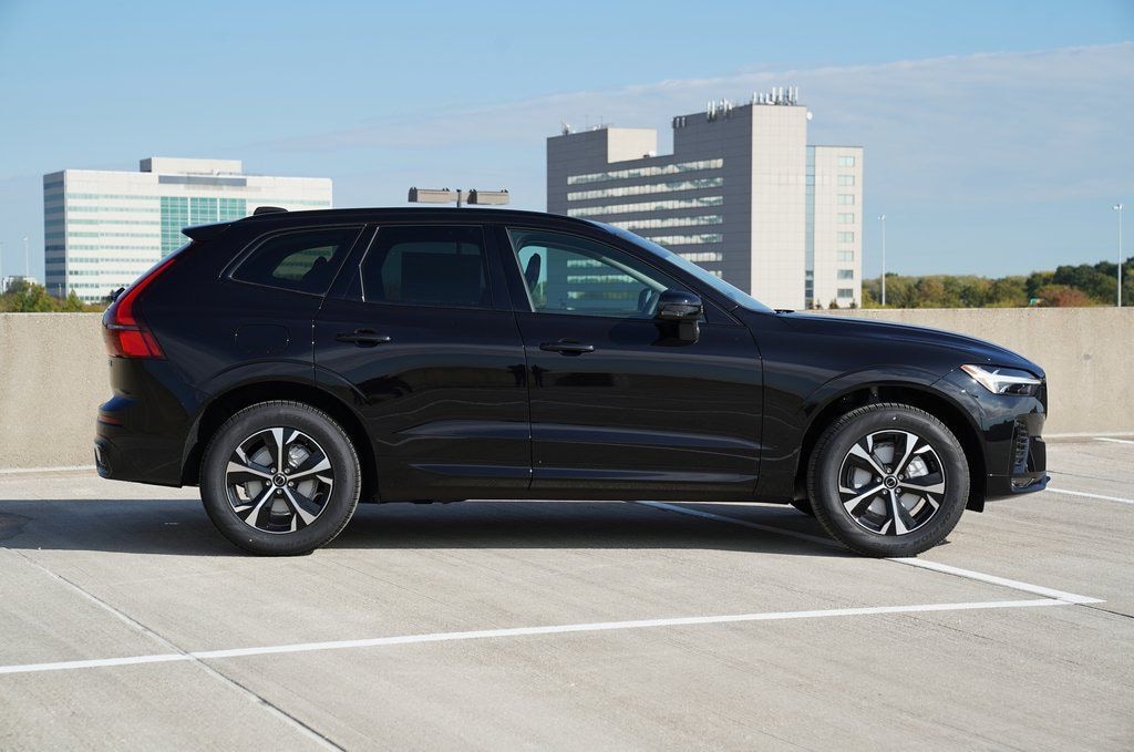 New 2026 Volvo XC60 B5 Core SUV