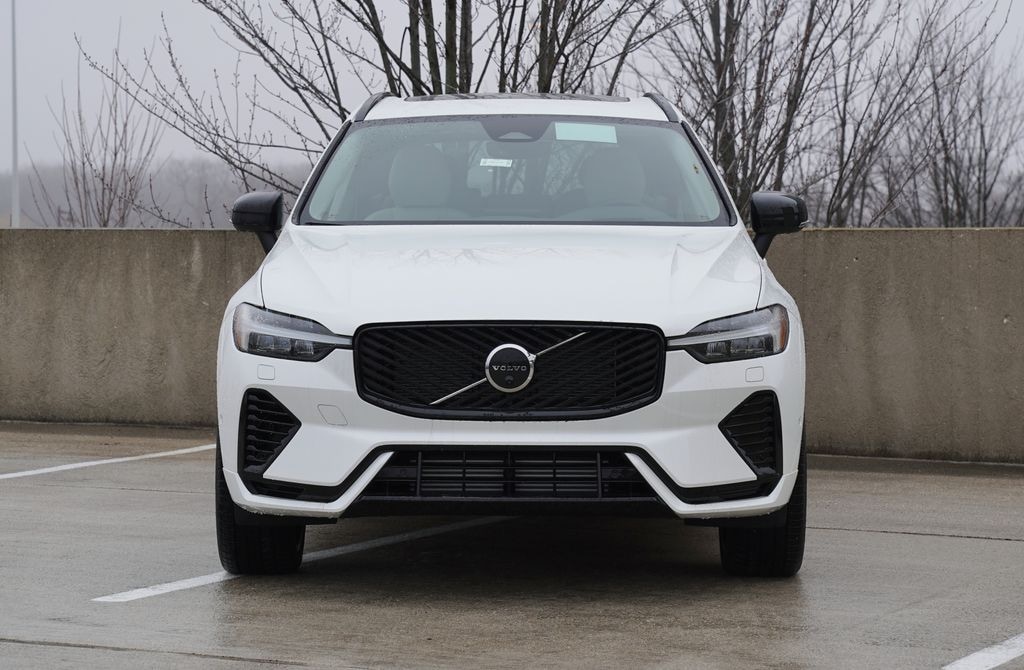 New 2026 Volvo XC60 plug-in hybrid T8 Ultra SUV