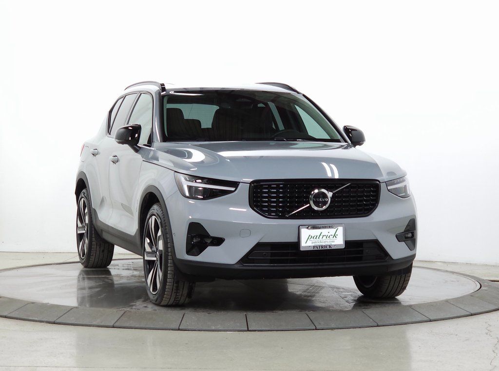 2026 Volvo XC40
