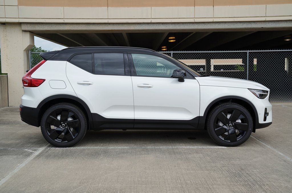 New 2026 Volvo XC40 B5 Ultra Black Edition SUV