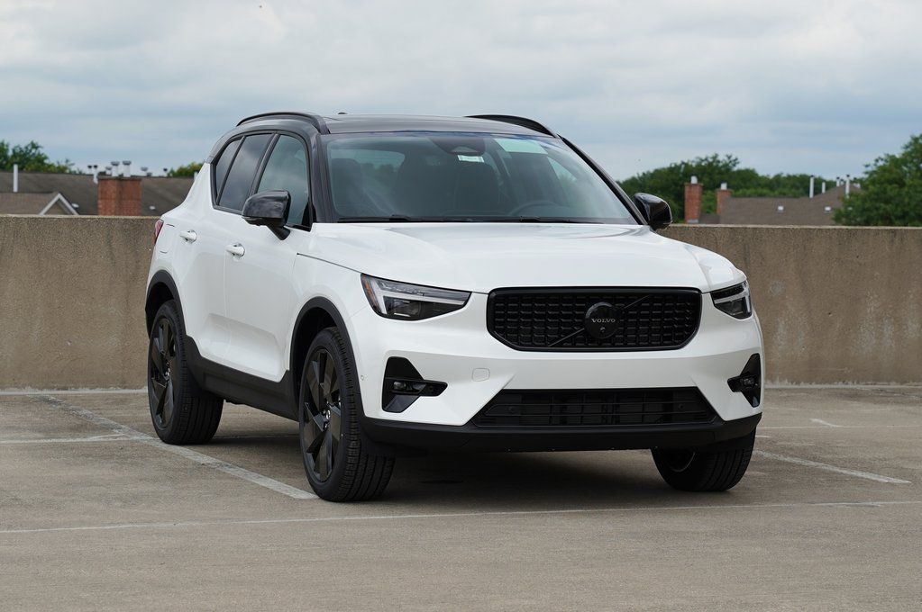 2026 Volvo XC40 B5 Ultra Ultra Black Edition AWD's photo