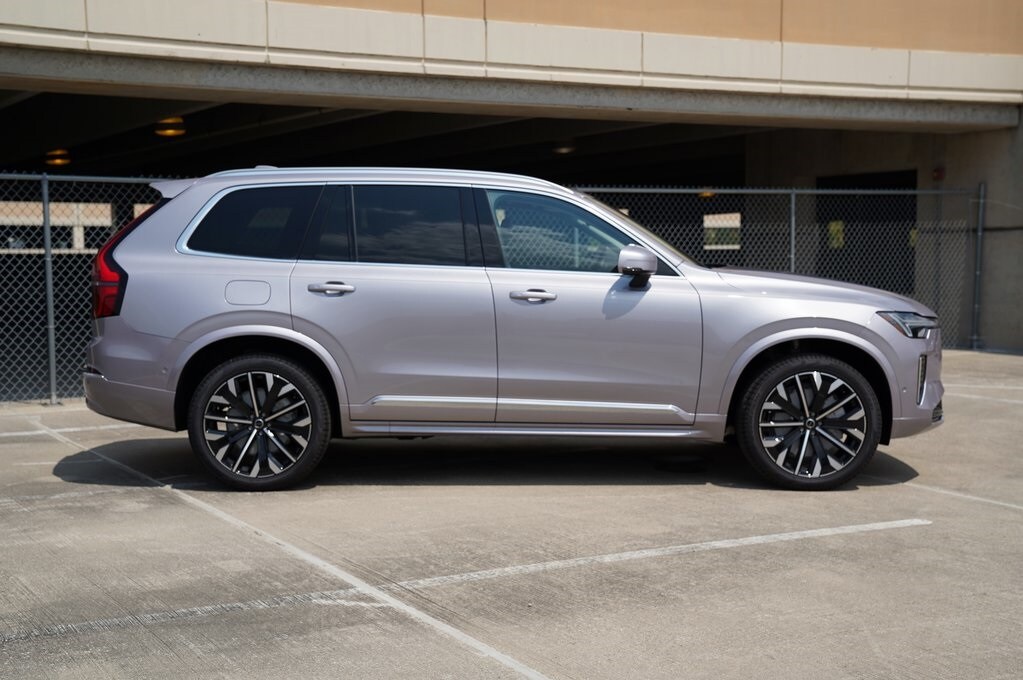 2026 Volvo XC90 Plus photo 2