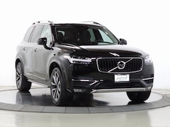 2017 Volvo XC90 T6 AWD Momentum SUV for Sale in Schaumburg, IL at Patrick Volvo Cars
