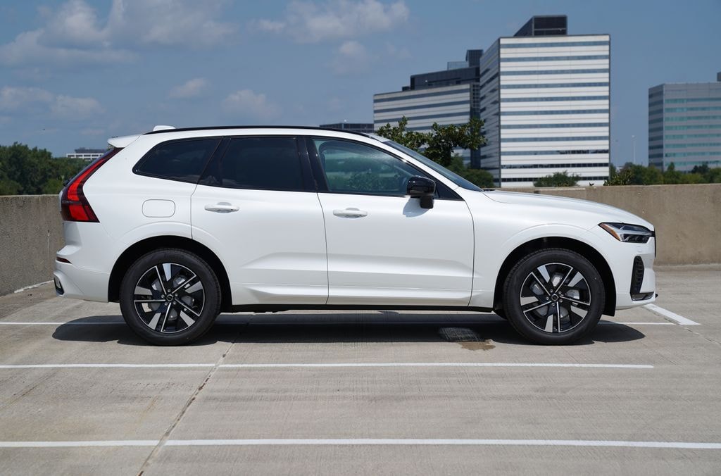 New 2027 Volvo XC60 B5 Core SUV