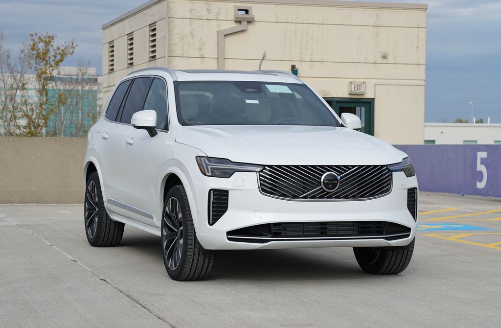 2026 Volvo XC90 T8 Recharge Plus Bright 7-Seat 4WD's photo