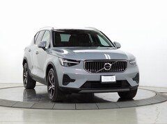 Used 2025 Volvo XC40 B5 Core Bright Theme SUV YV4L12UJ2S2589369 for Sale in Schaumburg, IL at Patrick Volvo Cars