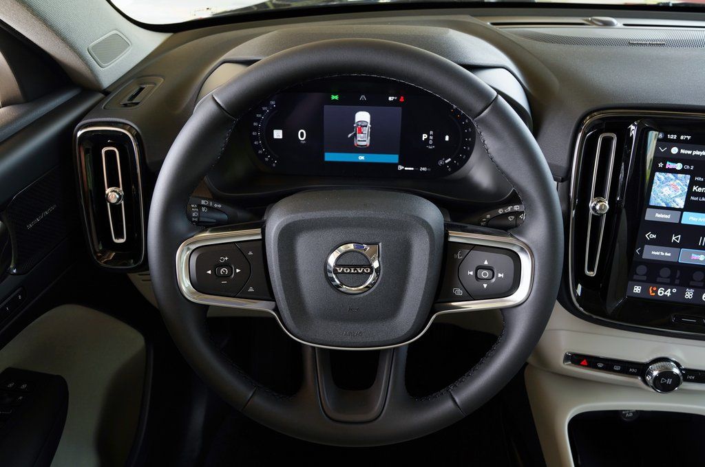 2026 Volvo XC40 Ultra - Photo 13
