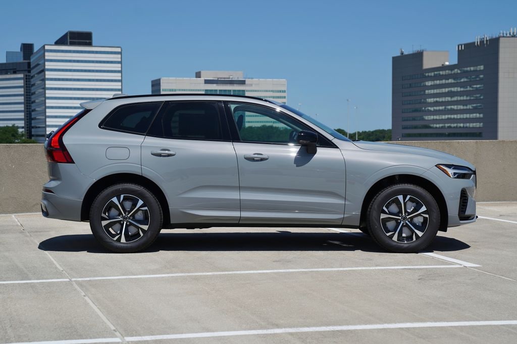 New 2026 Volvo XC60 plug-in hybrid T8 Core SUV