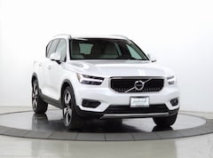 2021 Volvo XC40 T5 Momentum SUV for Sale in Schaumburg, IL at Patrick Volvo Cars