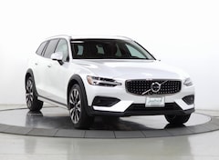 2024 Volvo V60 Cross Country B5 Ultimate Wagon for Sale in Schaumburg, IL at Patrick Volvo Cars