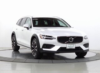 2024 Volvo V60 Cross Country B5 Ultimate Wagon