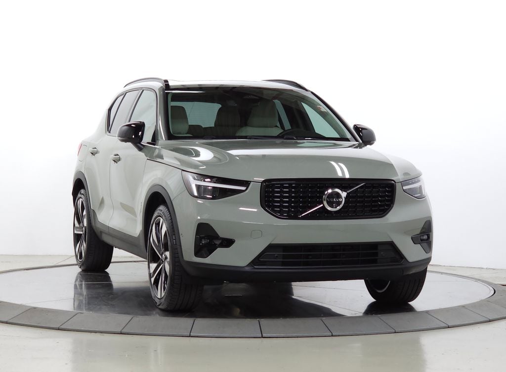 Certified 2025 Volvo XC40 B5 Ultra Dark Theme SUV