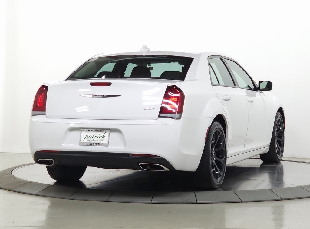 2019 Chrysler 300 Touring 9