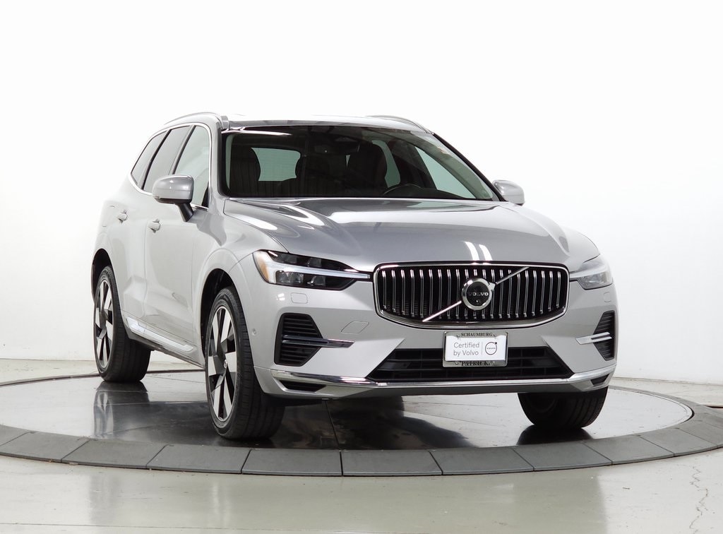 2023 Volvo XC60 Plus's photo
