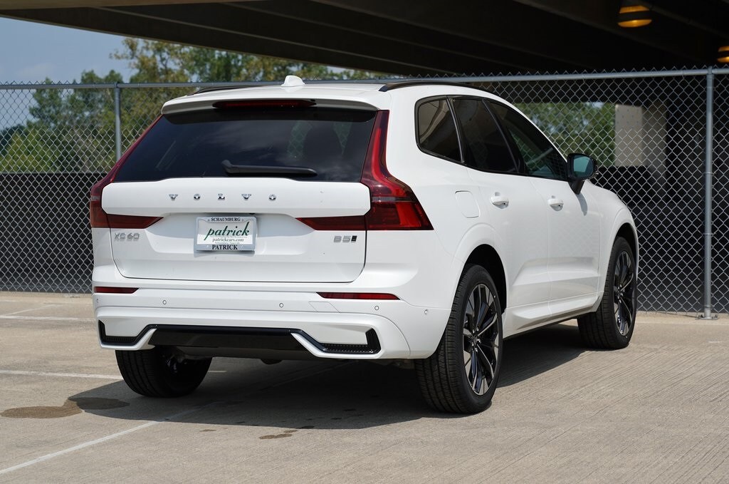2026 Volvo XC60 B5 Plus photo 4