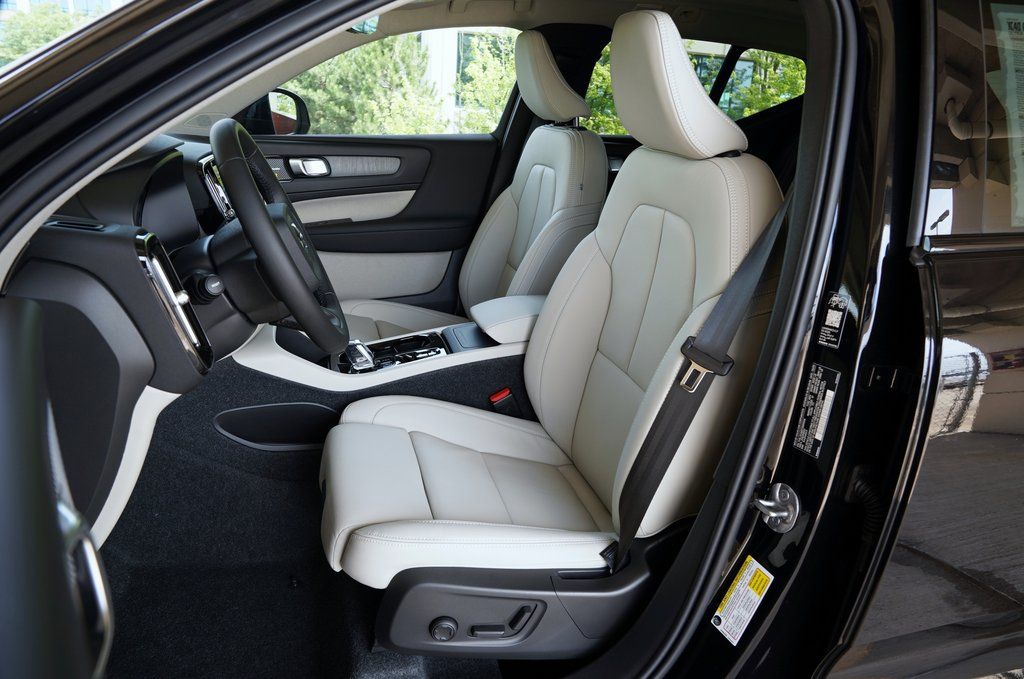 2026 Volvo XC40 Ultra - Photo 9