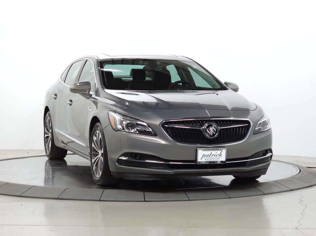 2017 Buick LaCrosse Essence's photo