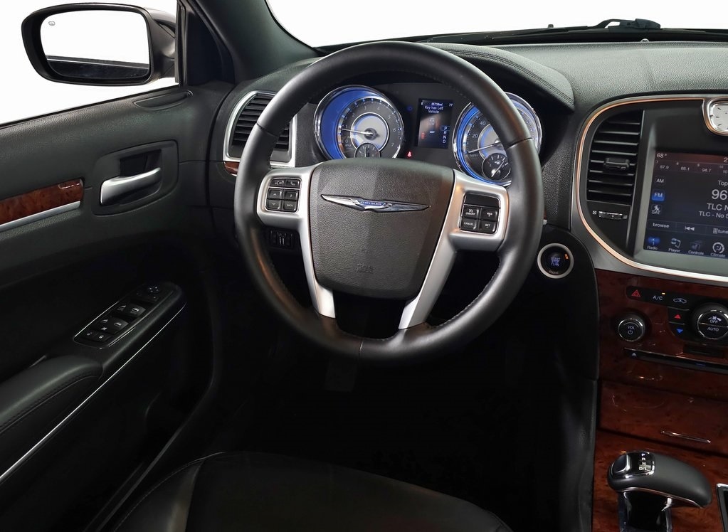 2014 Chrysler 300 Base 15