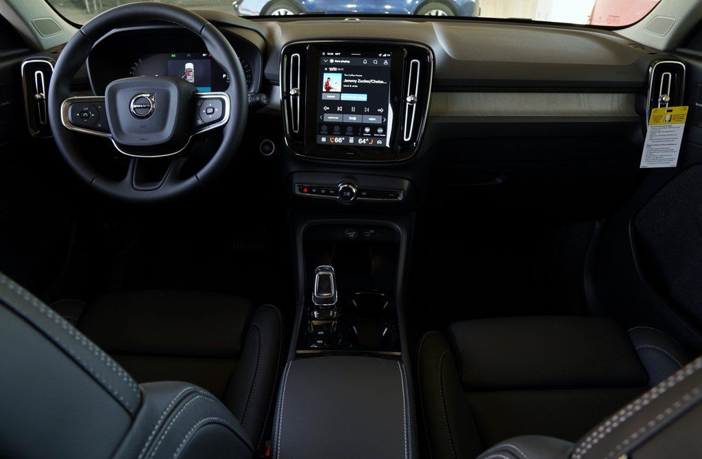 2026 Volvo XC40 Ultra - Photo 7
