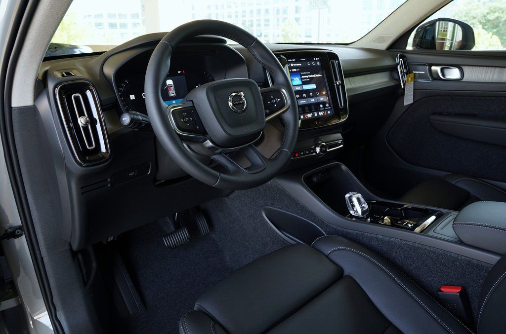 2026 Volvo XC40 Ultra - Photo 12