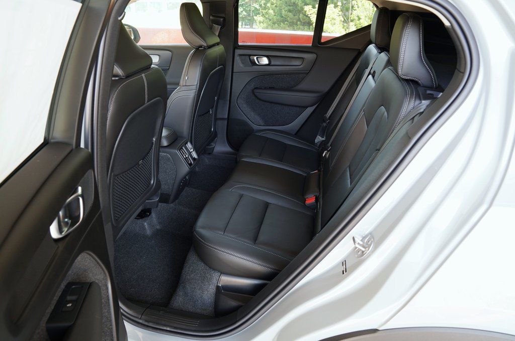 2026 Volvo XC40 Ultra - Photo 25