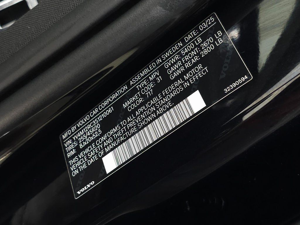 2025 Volvo XC60 Plus - Photo 31