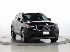 2025 Volvo XC40 B5 Core Bright Theme SUV for Sale in Schaumburg, IL at Patrick Volvo Cars