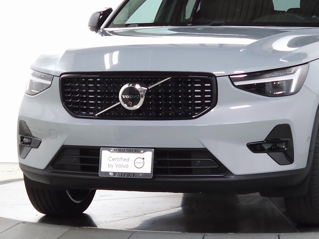 2024 Volvo XC40 Plus photo 3