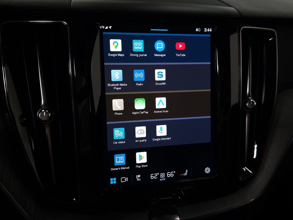 2025 Volvo XC60 Plus - Photo 21