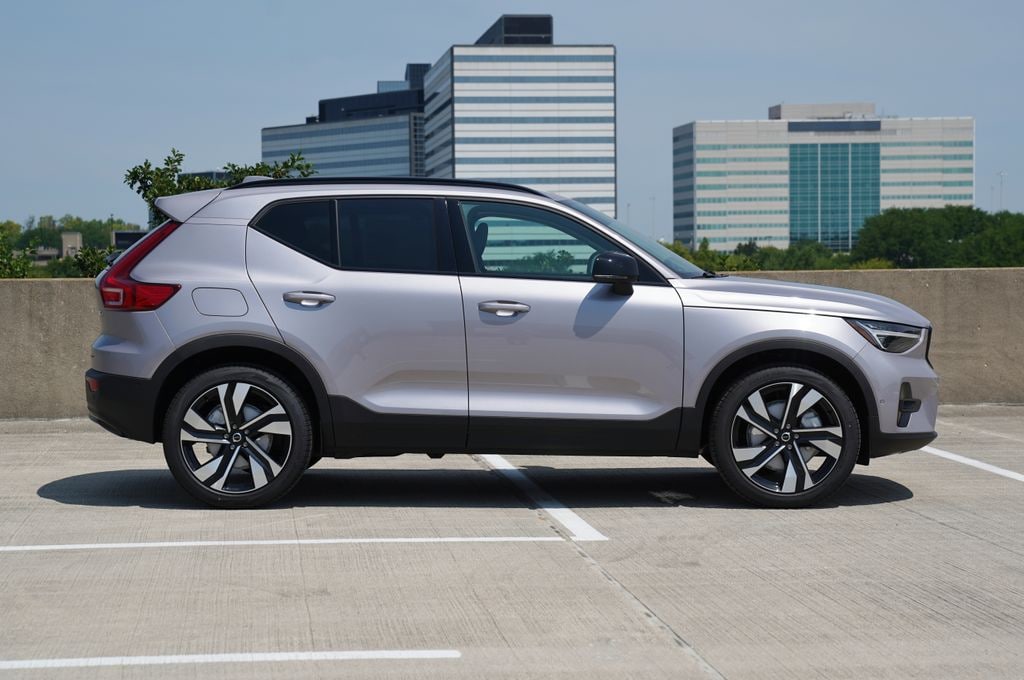 New 2026 Volvo XC40 B5 Plus SUV