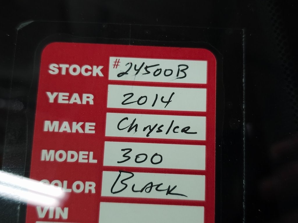 2014 Chrysler 300 Base 27