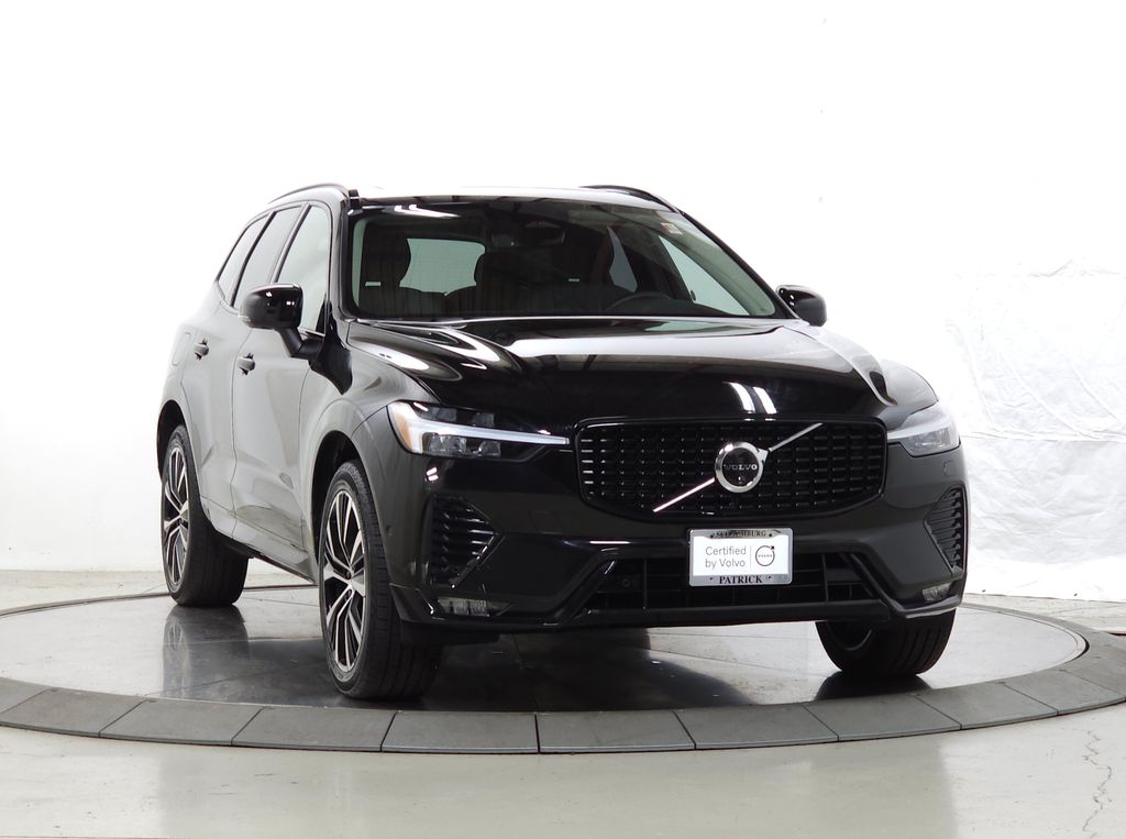 2025 Volvo XC60 B5 Plus Dark AWD's photo