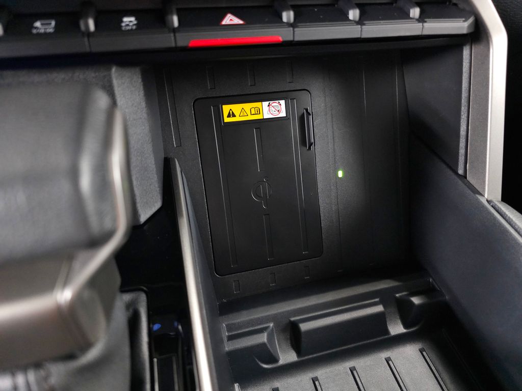 2024 Toyota Tundra Limited - Photo 31