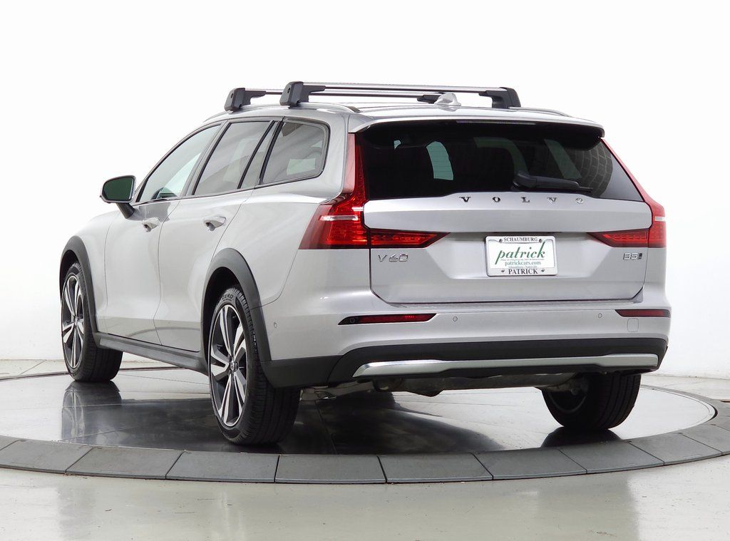 2025 Volvo V60 Cross Country Plus - Photo 6